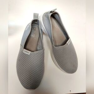 Adidas Pre-owned Memory Foam Lite Slip-On Sneakers. Size US-6